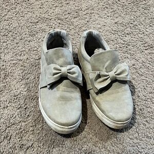 Gray Bow Slip-On Sneakers